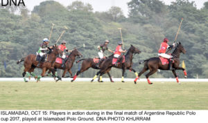 ISLAMABAD, OCT 15: Players in action during in the final match of Argentine Republic Polo cup 2017, played at Islamabad Polo Ground. DNA PHOTO KHURRAM
