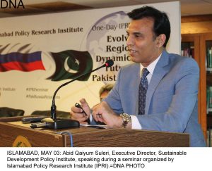 ISLAMABAD, MAY 03: Abid Qaiyum Suleri, Executive Director, Sustainable Development Policy Institute, speaking during a seminar organized by Islamabad Policy Research Institute (IPRI).=DNA PHOTO